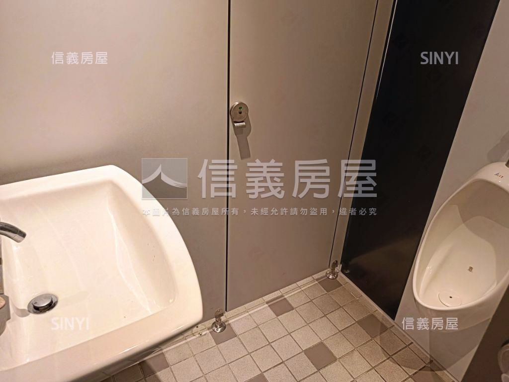 正南京東路第一排辦公房屋室內格局與周邊環境