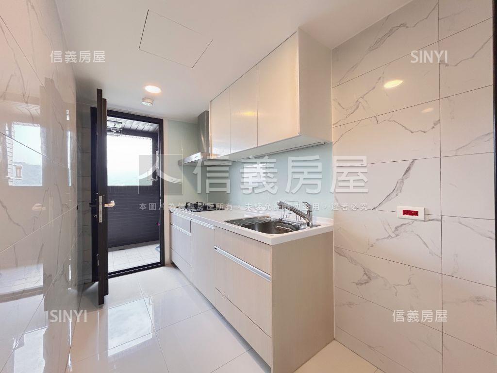 鴻承知青二房車位房屋室內格局與周邊環境