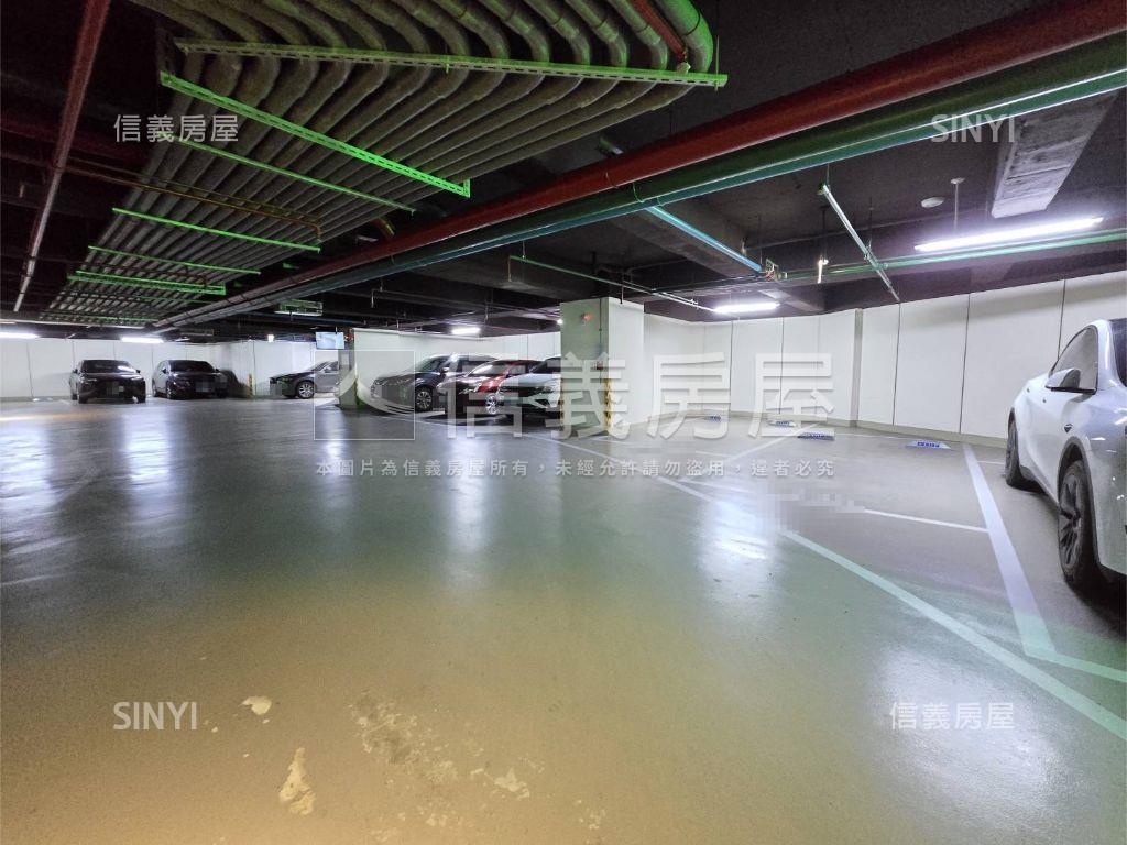 鴻承知青二房車位房屋室內格局與周邊環境