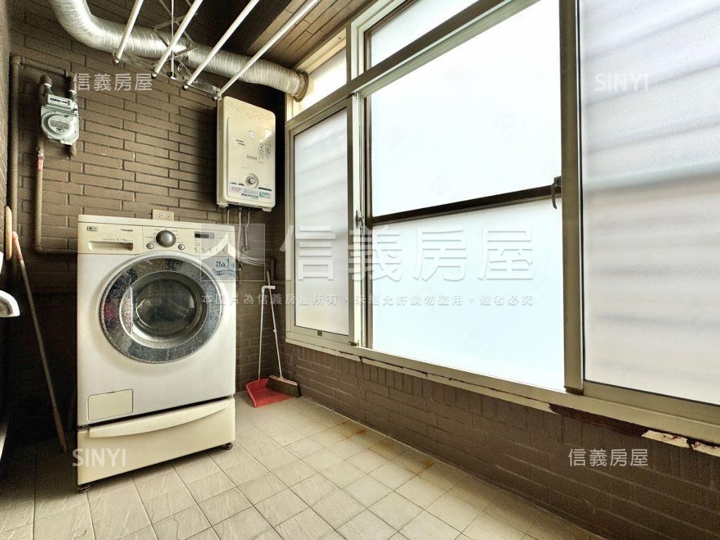 農十六校園首排四房平車房屋室內格局與周邊環境