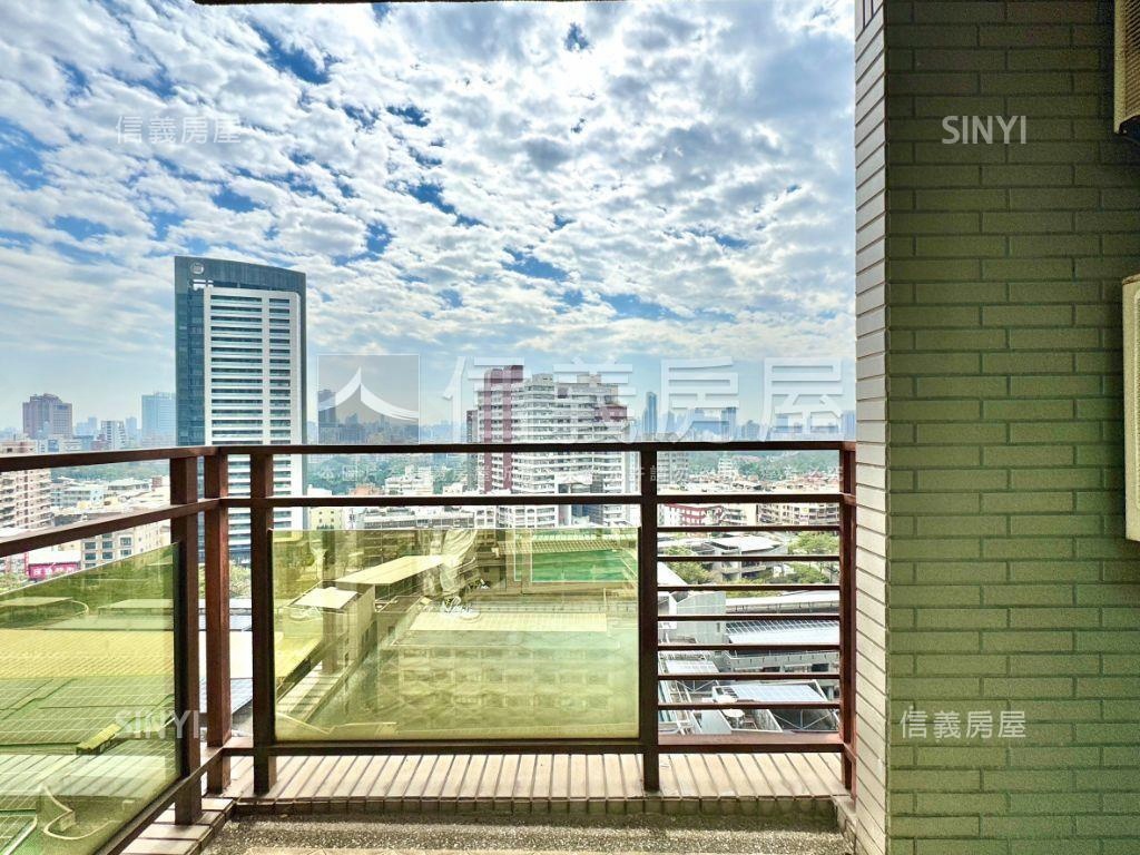 農十六校園首排四房平車房屋室內格局與周邊環境