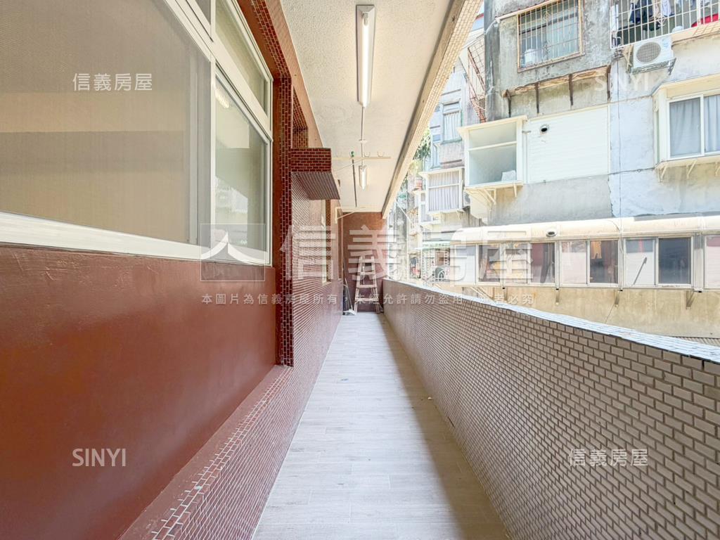 秀朗捷運站美妝三樓房屋室內格局與周邊環境