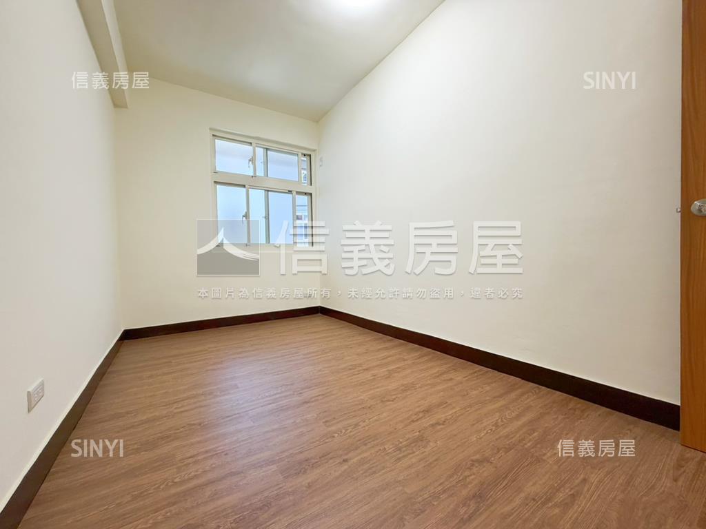 秀朗捷運站美妝三樓房屋室內格局與周邊環境