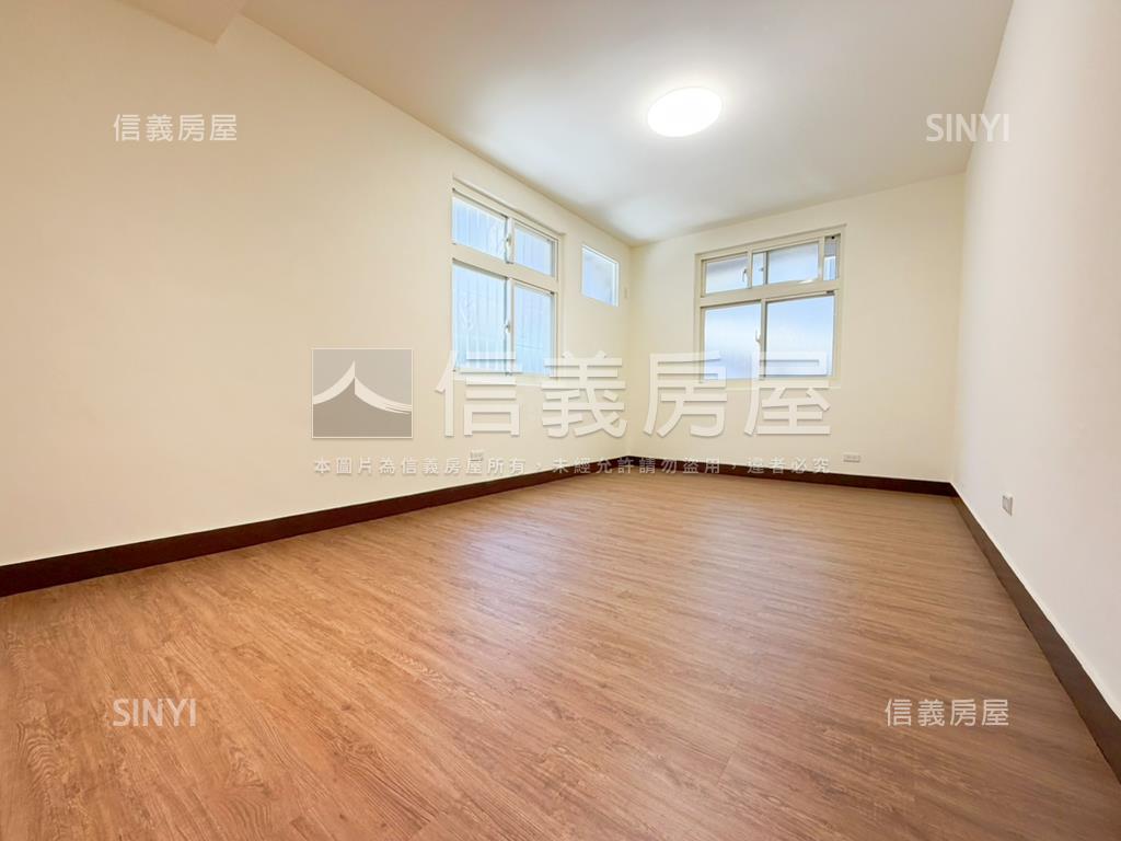 秀朗捷運站美妝三樓房屋室內格局與周邊環境
