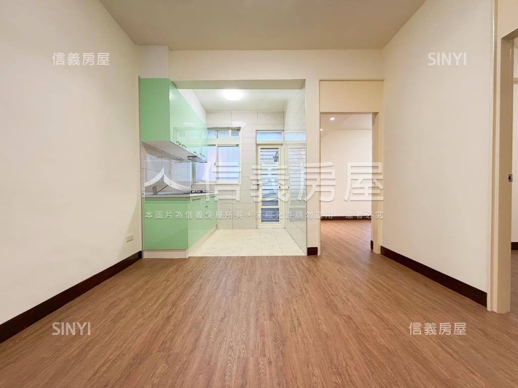 秀朗捷運站美妝三樓房屋室內格局與周邊環境