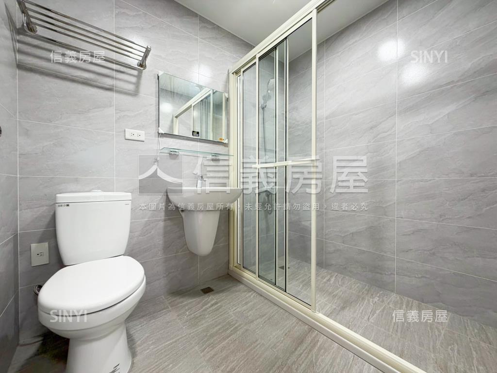 秀朗捷運站美妝三樓房屋室內格局與周邊環境