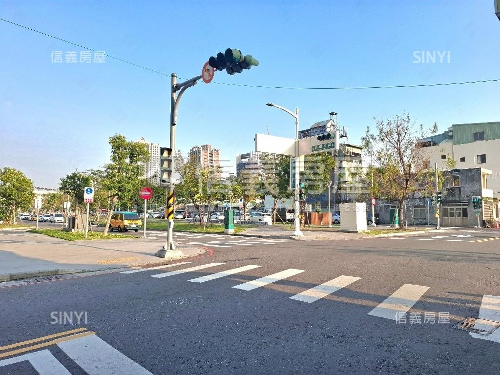 綠園道首排２Ｆ採光大３房房屋室內格局與周邊環境