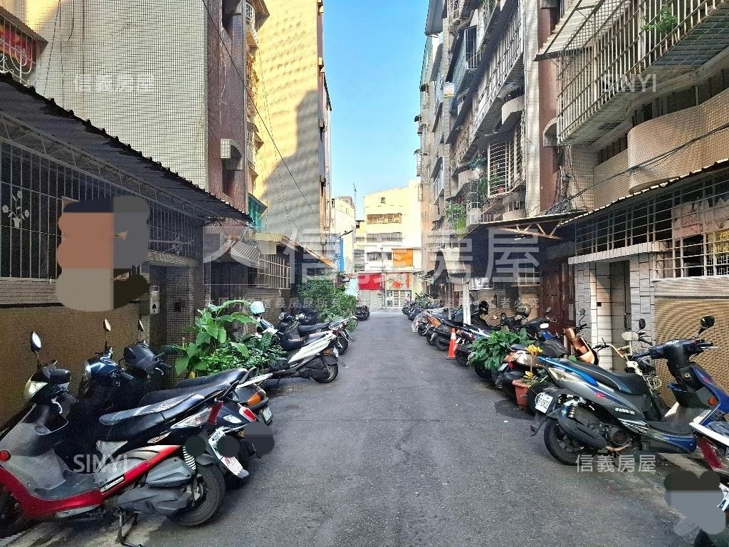 綠園道首排２Ｆ採光大３房房屋室內格局與周邊環境