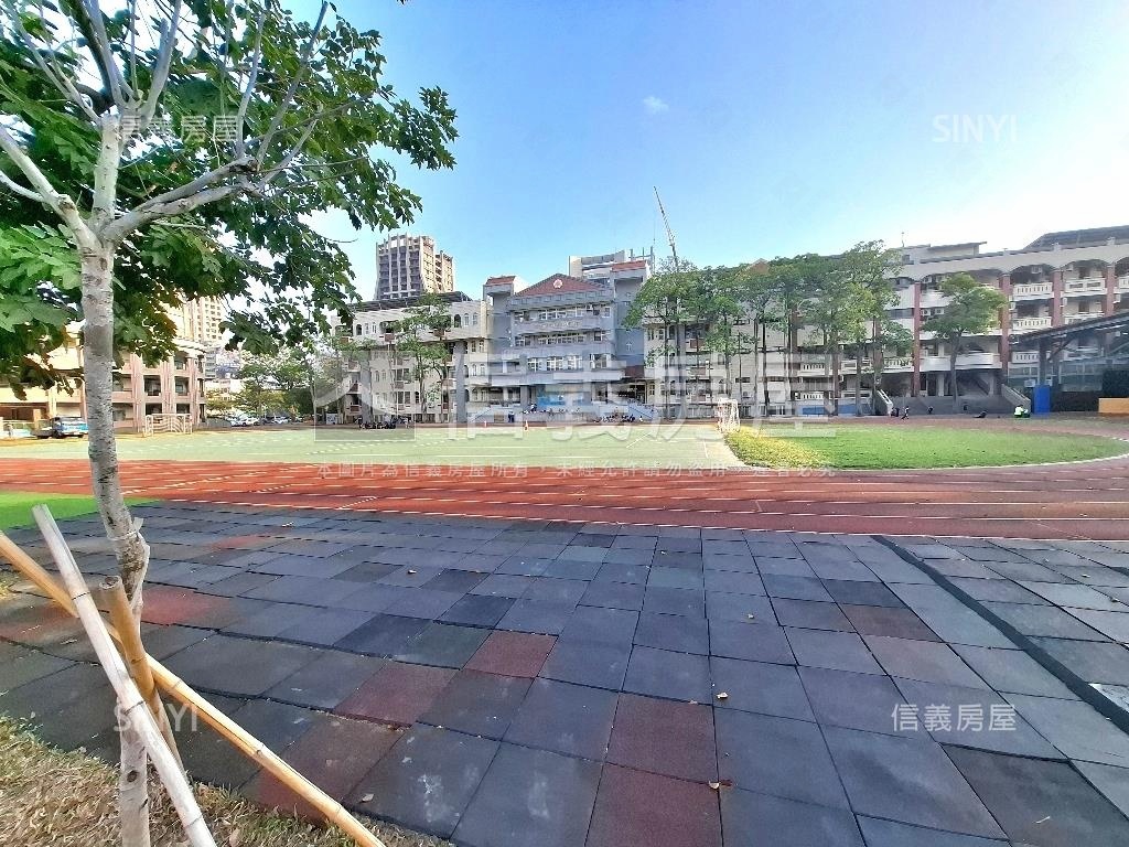 綠園道首排２Ｆ採光大３房房屋室內格局與周邊環境