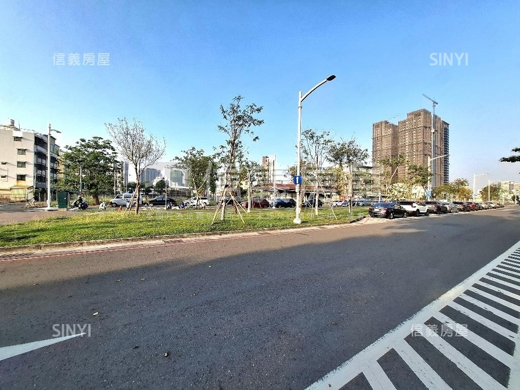 綠園道首排２Ｆ採光大３房房屋室內格局與周邊環境