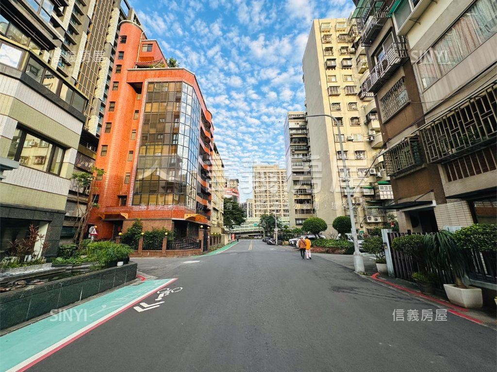 捷運松江南京☆電梯三房房屋室內格局與周邊環境