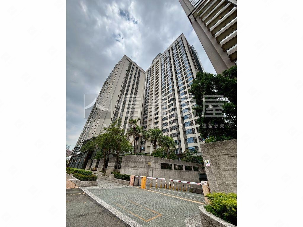 世界之心大一房一廳房屋室內格局與周邊環境