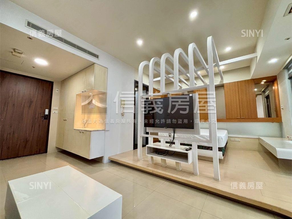 世界之心大一房一廳房屋室內格局與周邊環境