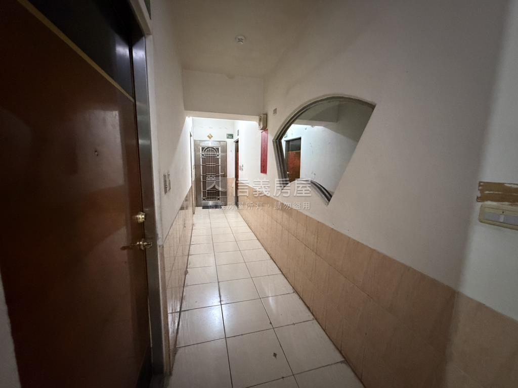 中國龍。收租套房２Ａ房屋室內格局與周邊環境
