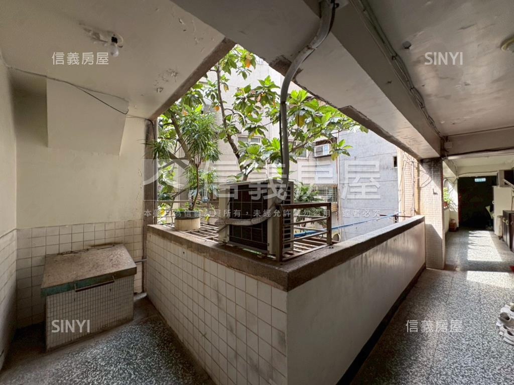 面公園綠景電梯三房房屋室內格局與周邊環境