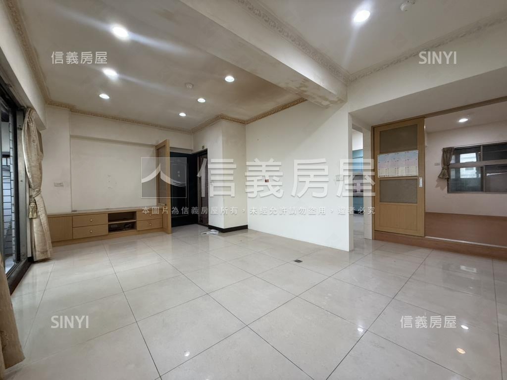 光華國小高樓電梯大三房房屋室內格局與周邊環境