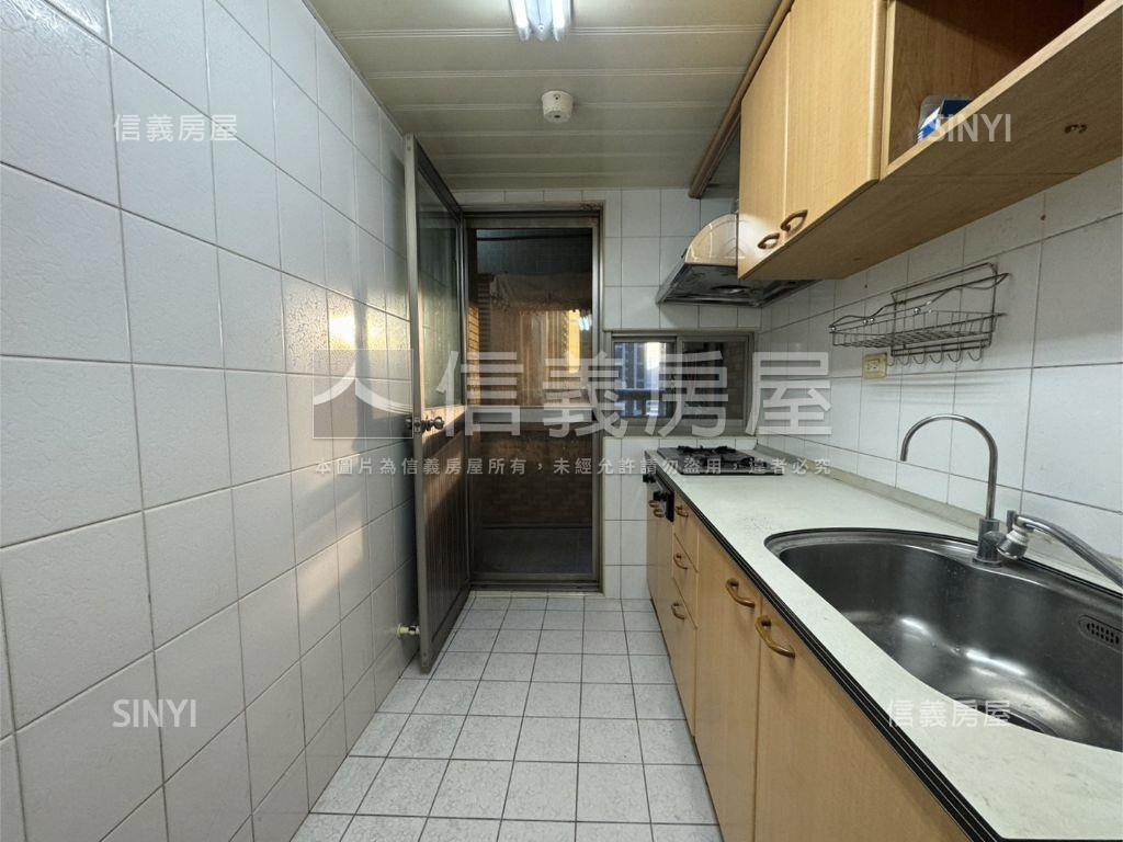 麒麟花園捷運大三房房屋室內格局與周邊環境