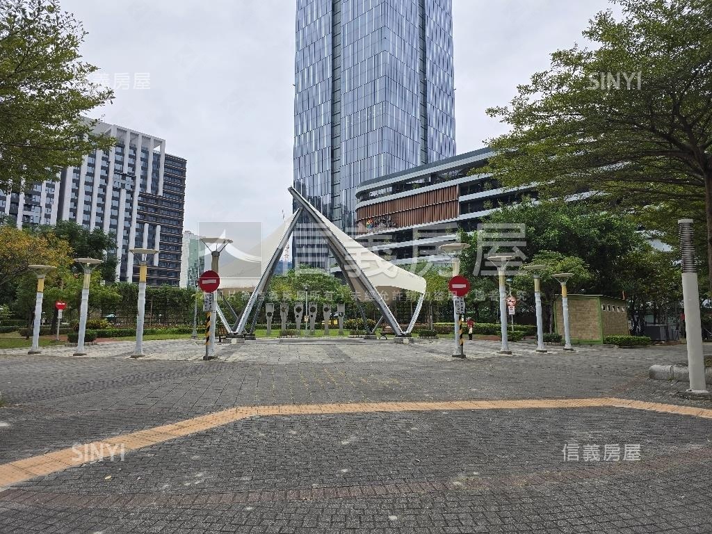 家泰家悅邊間雙層店面房屋室內格局與周邊環境