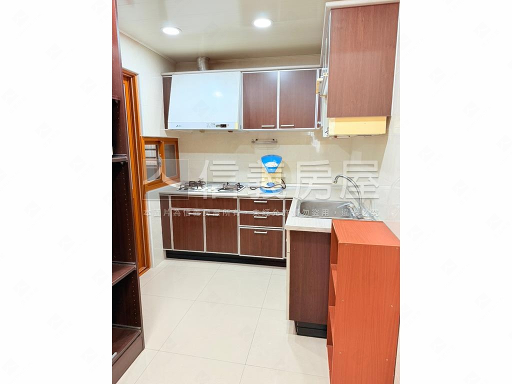 十方雲集外棟採光溫馨三房房屋室內格局與周邊環境