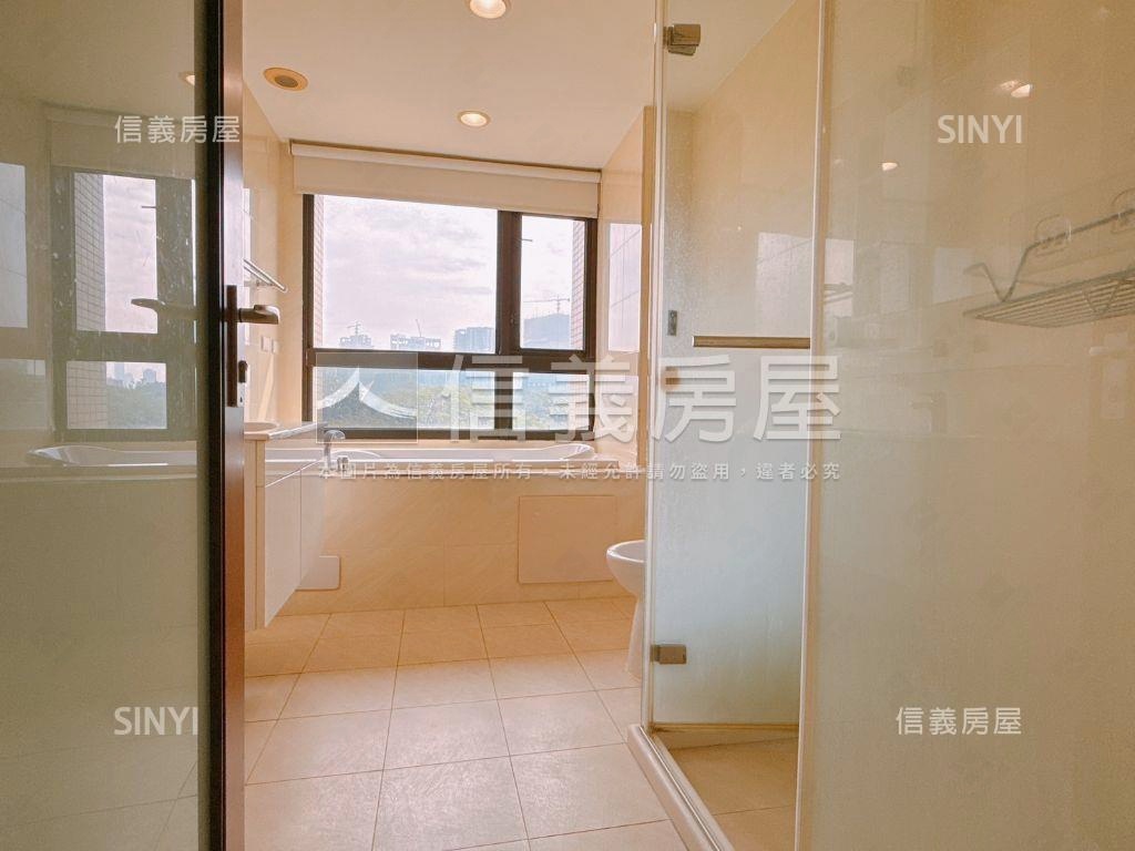 愛河首排水悅四房平車房屋室內格局與周邊環境