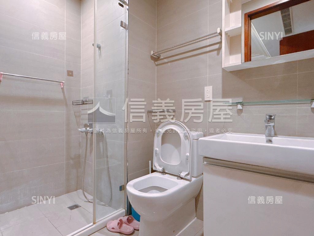 愛河首排水悅四房平車房屋室內格局與周邊環境