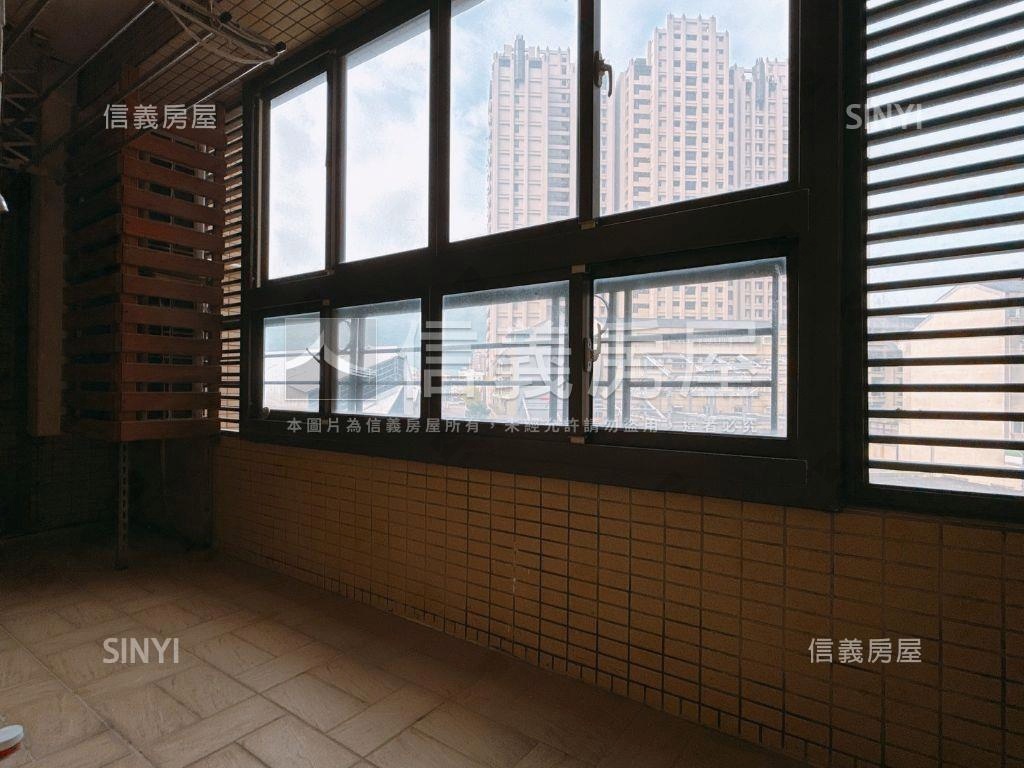 愛河首排水悅四房平車房屋室內格局與周邊環境