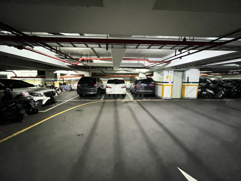 碧瑤Ｃ區大平車位房屋室內格局與周邊環境