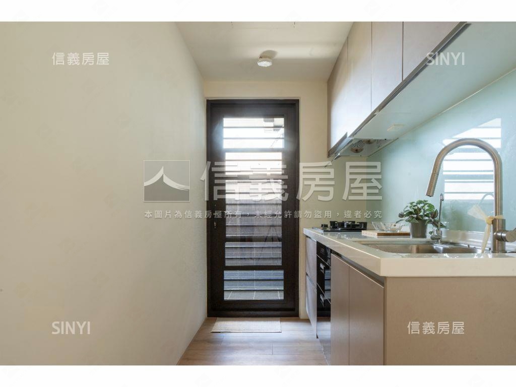 客運園區成屋三房坡平車位房屋室內格局與周邊環境