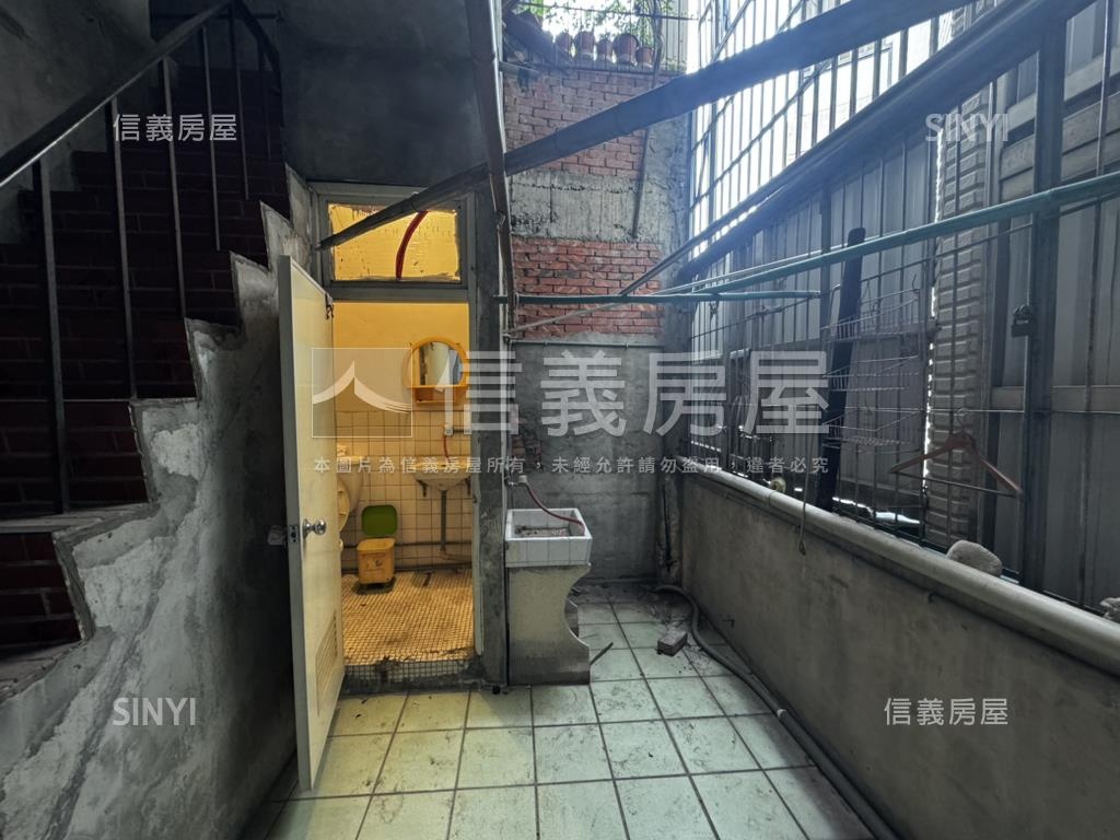 新平路三段金透店房屋室內格局與周邊環境
