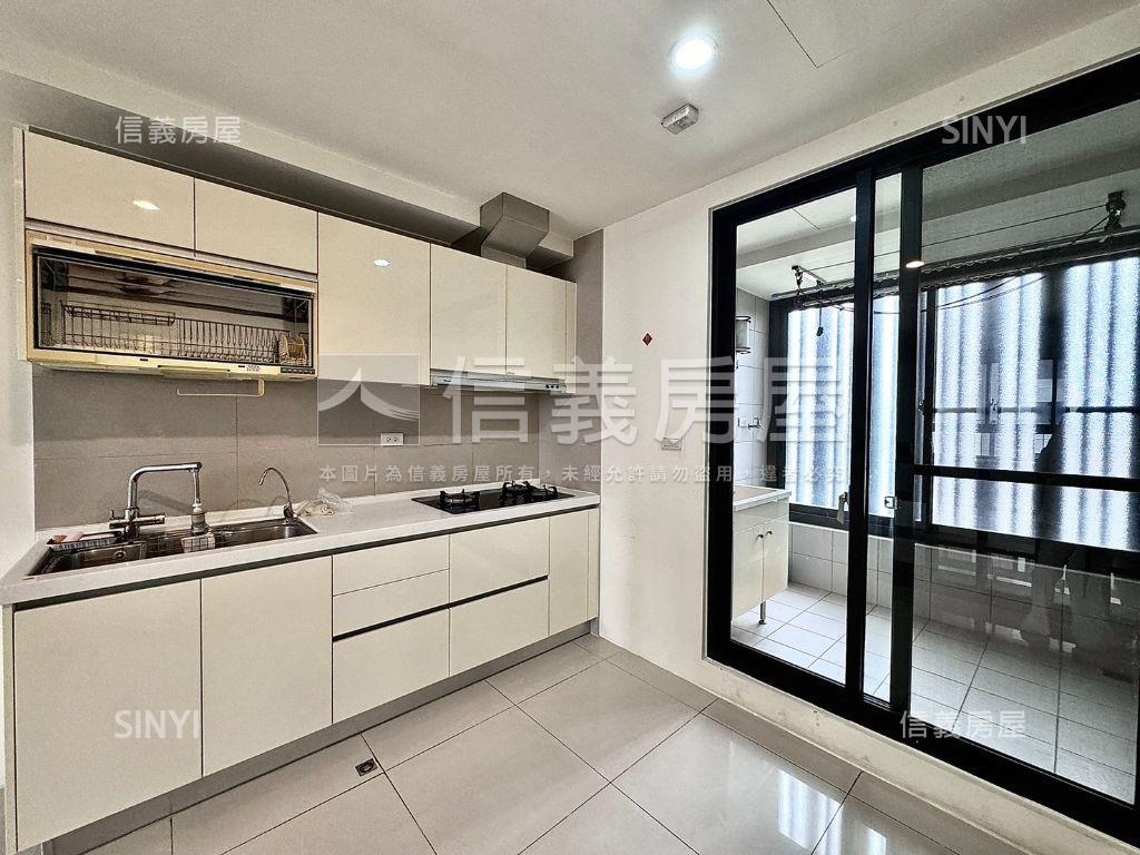 晴耕雨讀三房附雙平車位房屋室內格局與周邊環境