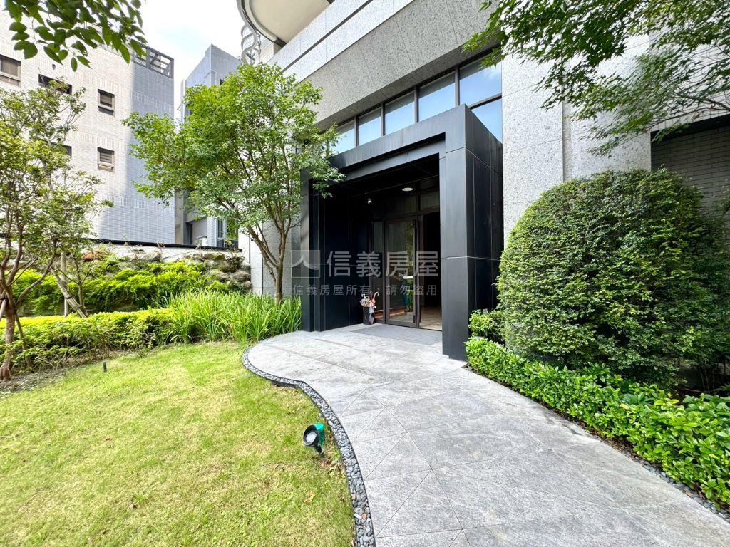 酷Ｕ雋朝南高樓四房雙平車房屋室內格局與周邊環境