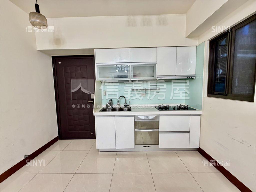 新文山精緻方正兩房車位房屋室內格局與周邊環境