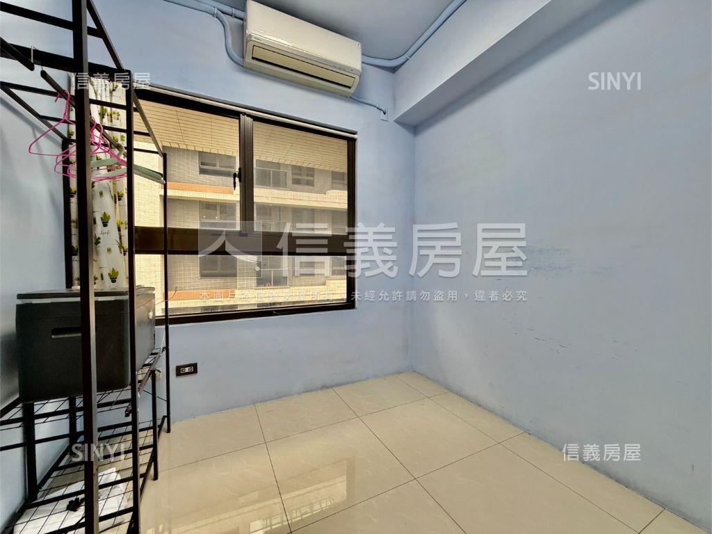 新文山精緻方正兩房車位房屋室內格局與周邊環境