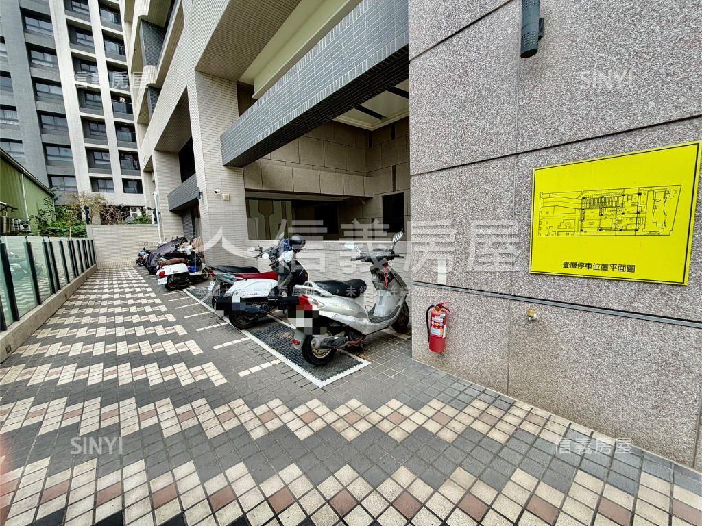 新文山精緻方正兩房車位房屋室內格局與周邊環境