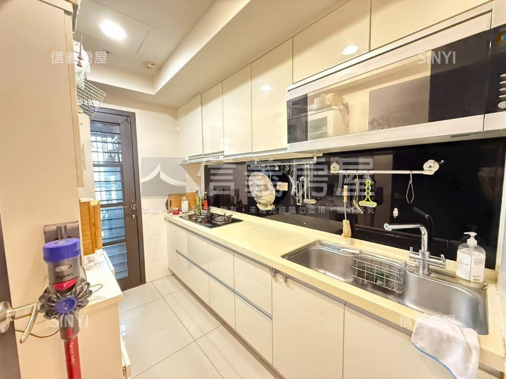 峰華苑視野大三房房屋室內格局與周邊環境