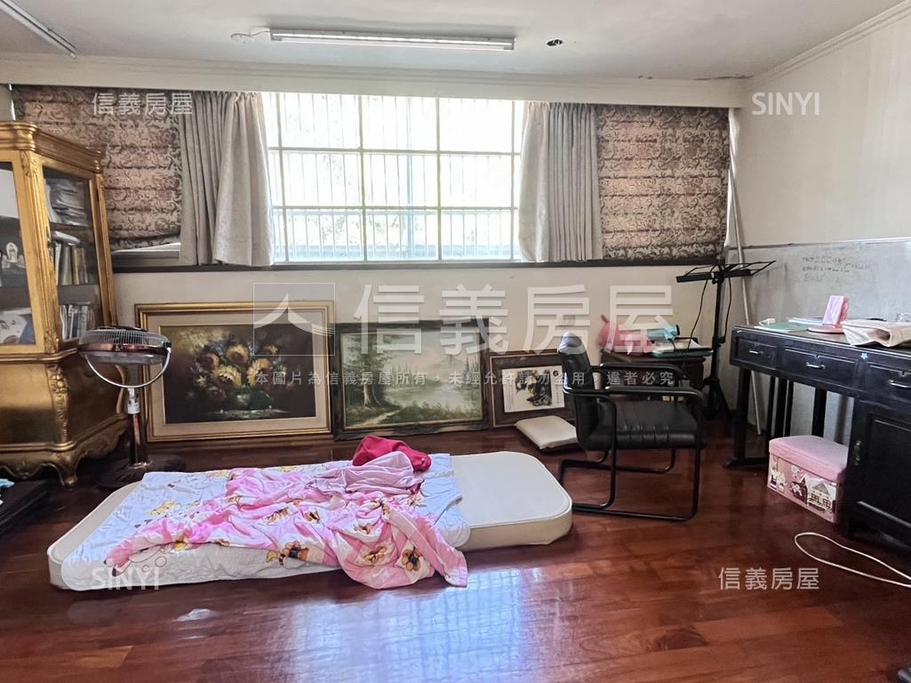 中路近文山國小優質透店房屋室內格局與周邊環境