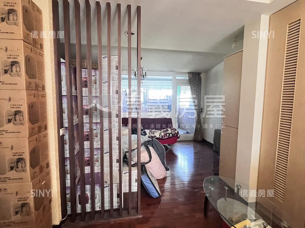 中路近文山國小優質透店房屋室內格局與周邊環境