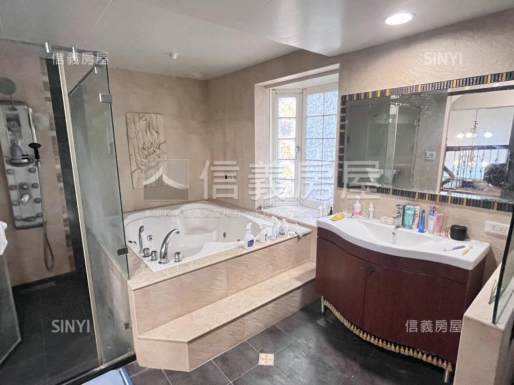 中路近文山國小優質透店房屋室內格局與周邊環境