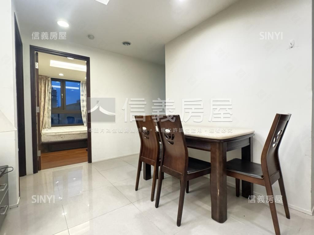 太子１０１坡平車位２房房屋室內格局與周邊環境