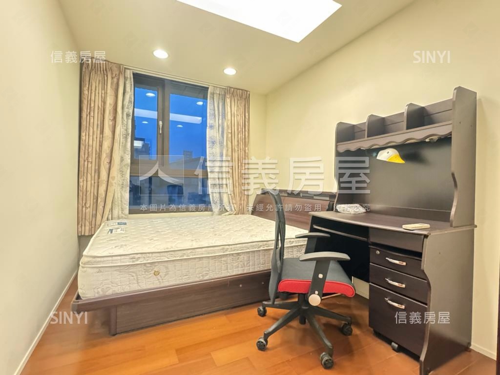 太子１０１坡平車位２房房屋室內格局與周邊環境