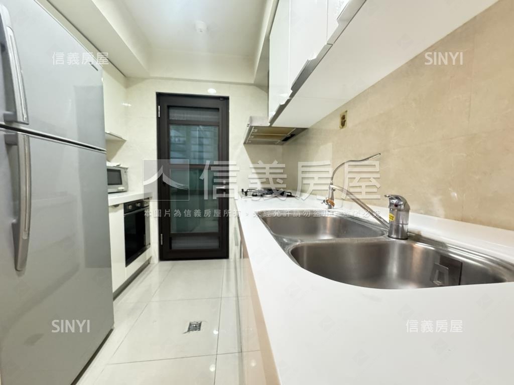 太子１０１坡平車位２房房屋室內格局與周邊環境