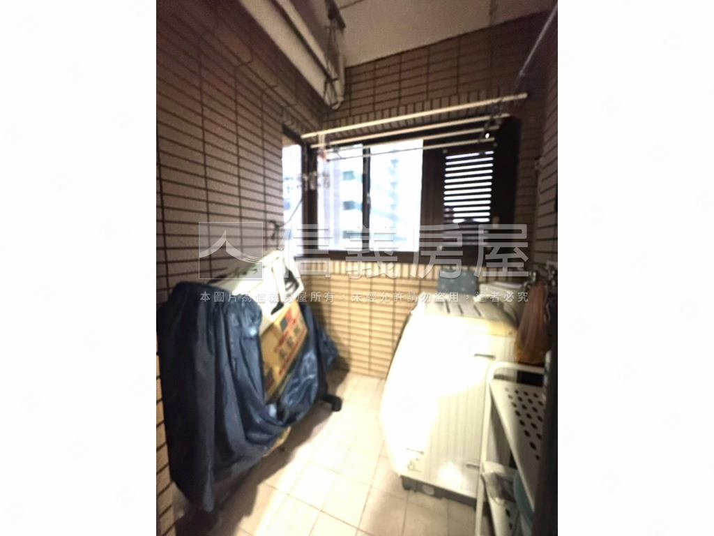 太子１０１坡平車位２房房屋室內格局與周邊環境