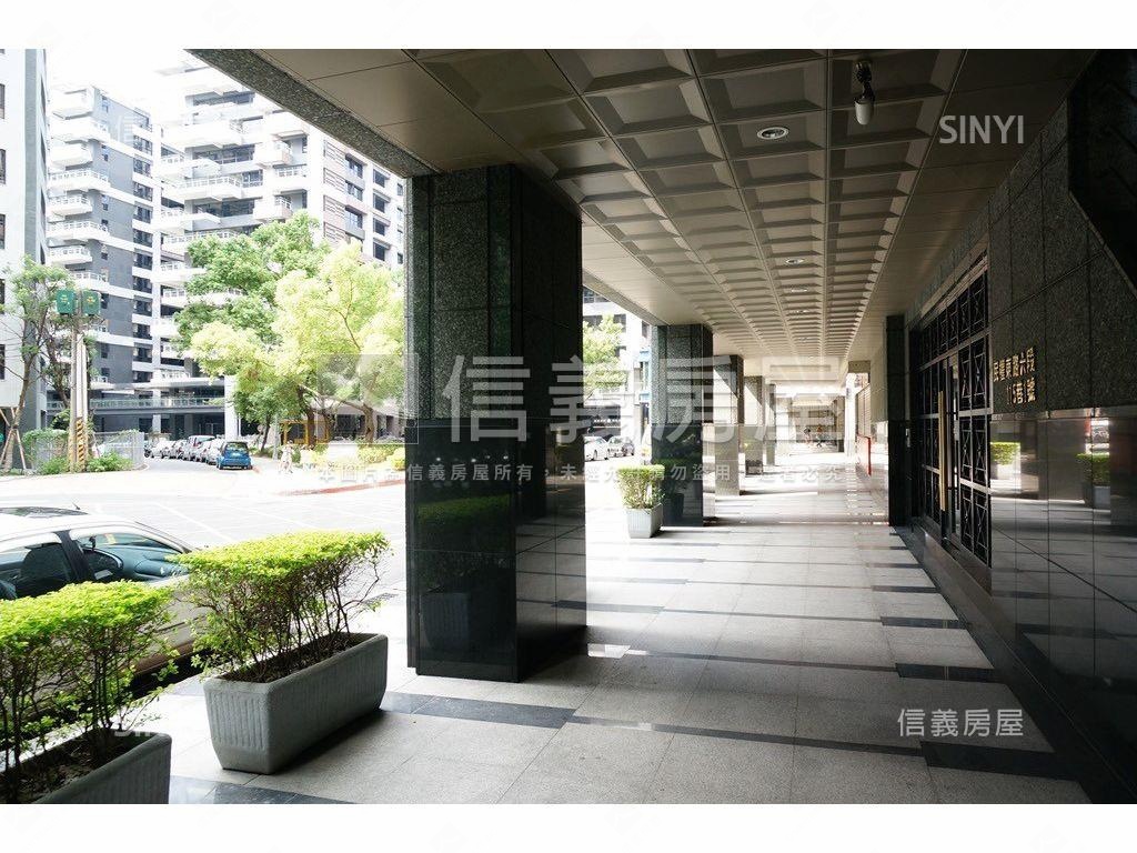 蒙田挑高面公園房屋室內格局與周邊環境