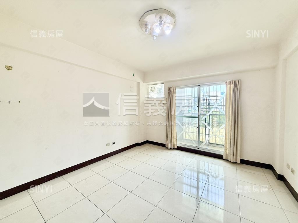 小港臨路質感車墅房屋室內格局與周邊環境