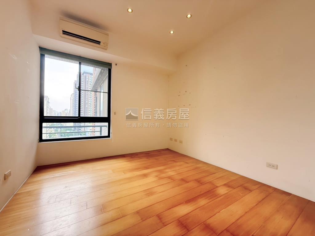 高鐵區高樓視野陛廈房屋室內格局與周邊環境