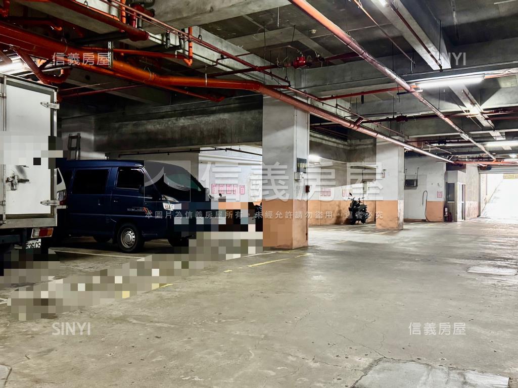 國際企業天廈邊間廠辦房屋室內格局與周邊環境