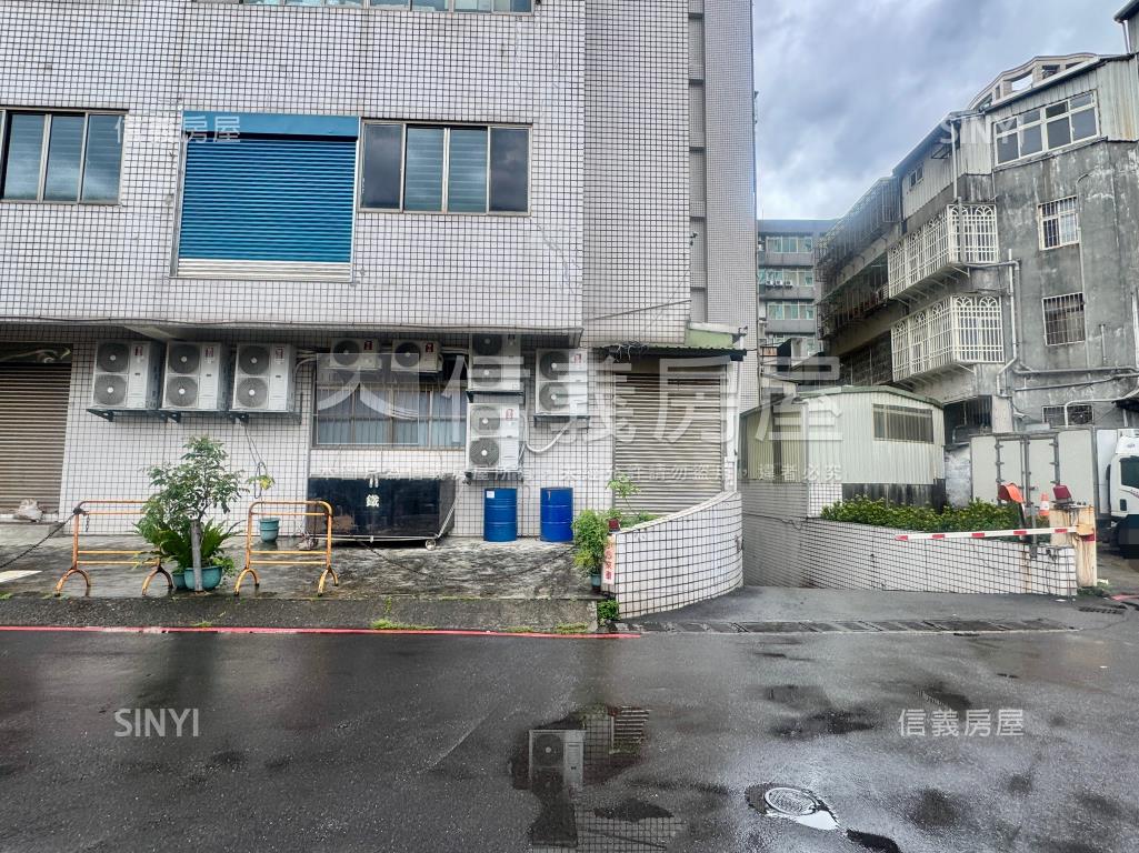 國際企業天廈邊間廠辦房屋室內格局與周邊環境