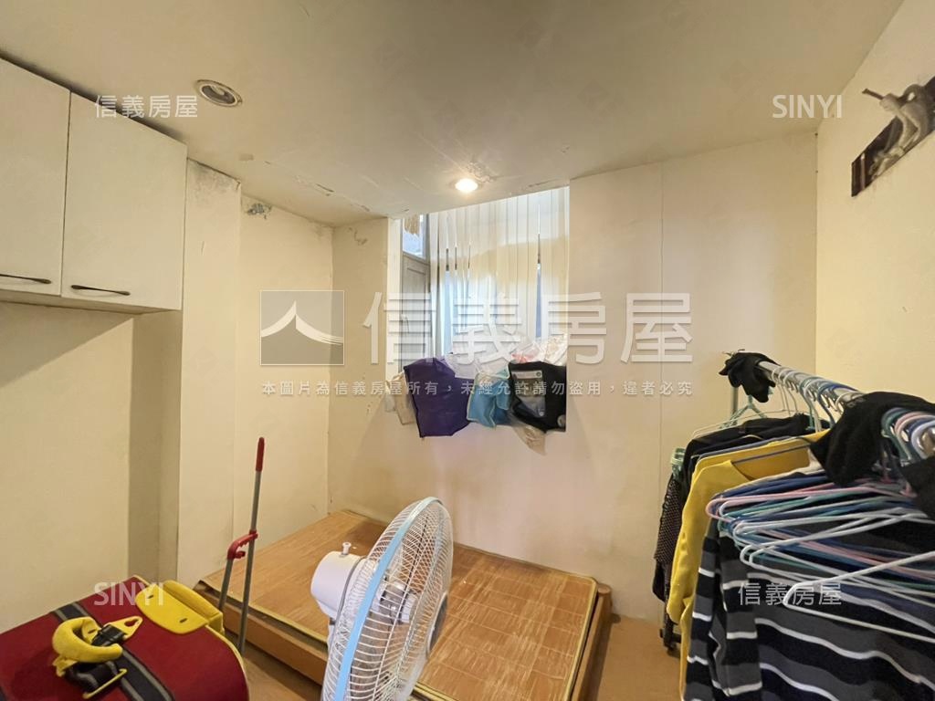 近麟光捷運稀有低總價兩房房屋室內格局與周邊環境
