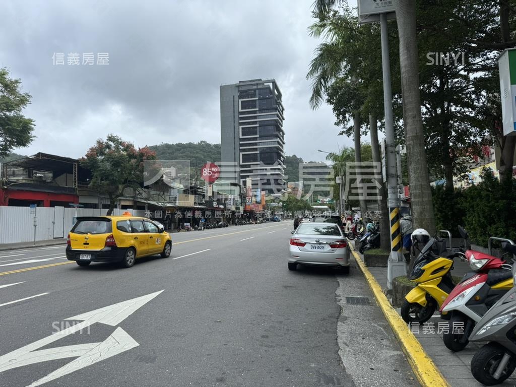 黃金捷運店面珠寶盒房屋室內格局與周邊環境