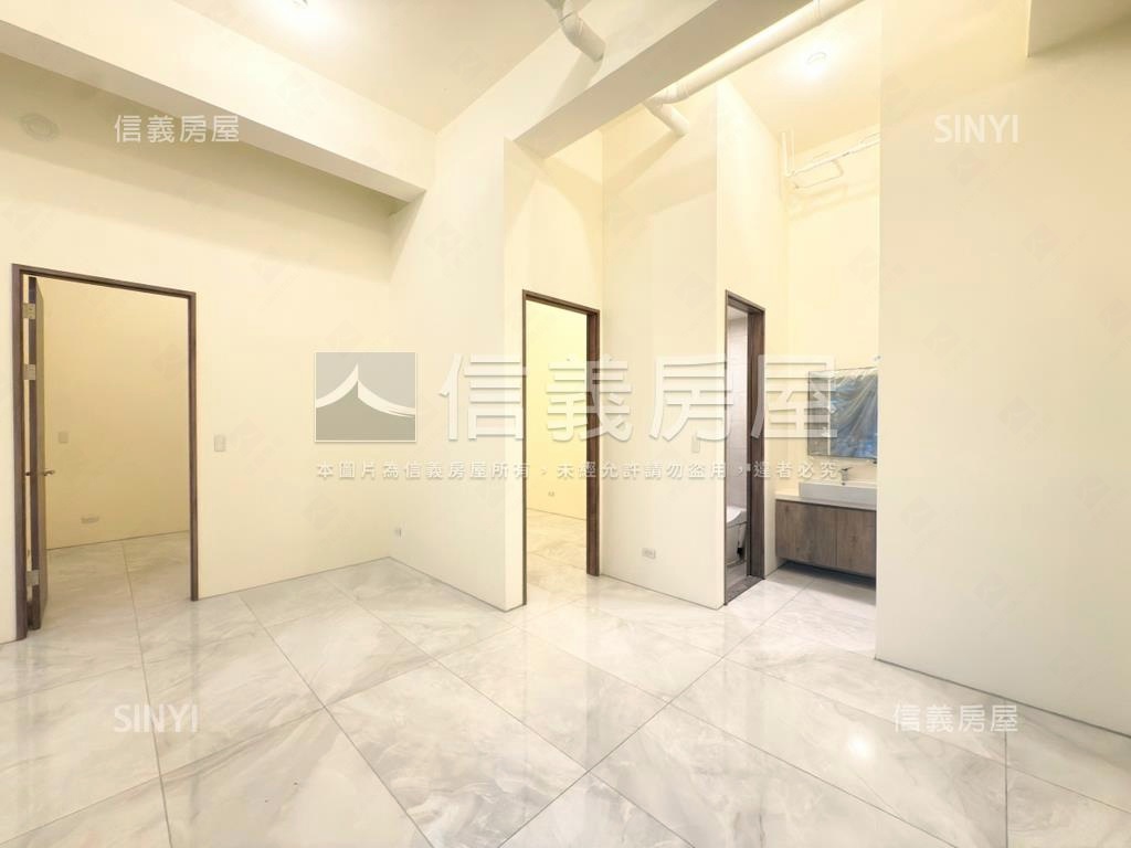 最大直挑高一樓房屋室內格局與周邊環境